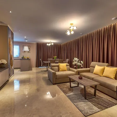 בית נופש Awesome Home In Trget