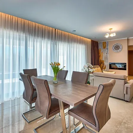 Awesome Home In Trget *
