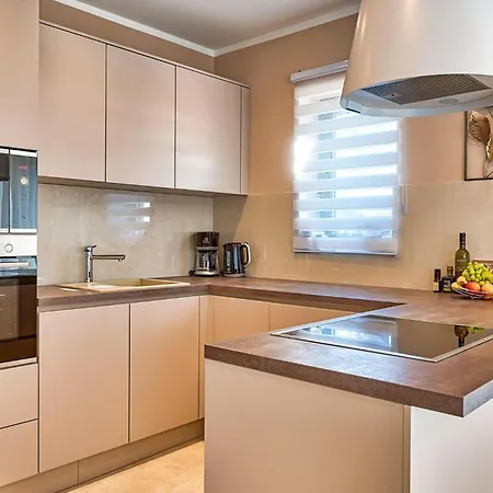 Awesome Home In Trget 펜션