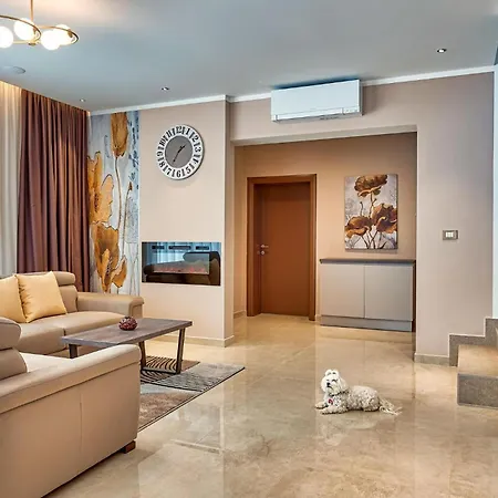 펜션 Awesome Home In Trget *