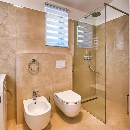 Amazing In With Kitchen