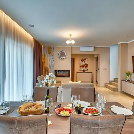 Awesome Home In Trget Tatil Evi *