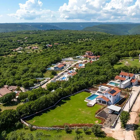 Ferienhaus Amazing In With Kitchen