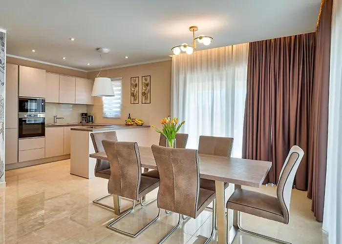 Amazing In With Kitchen